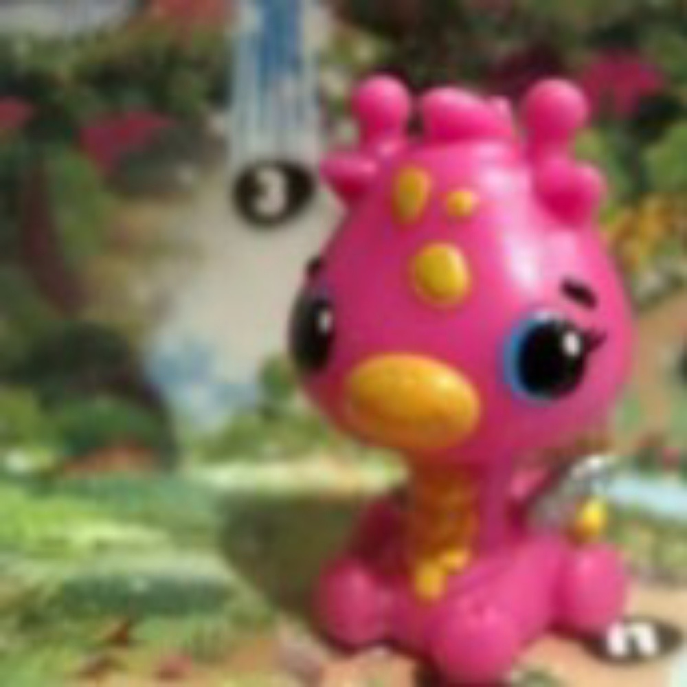 Giraffe hatchimal